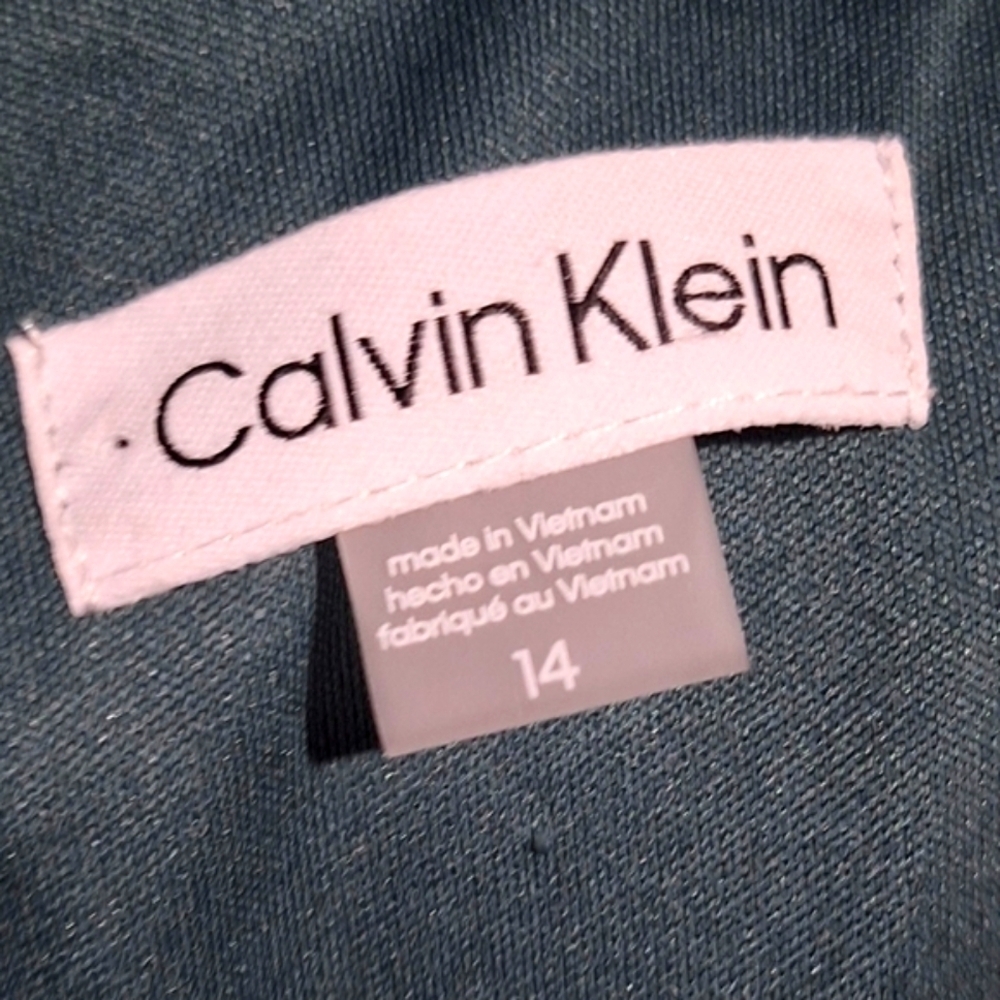 Calvin Klein - Picture 4 of 8